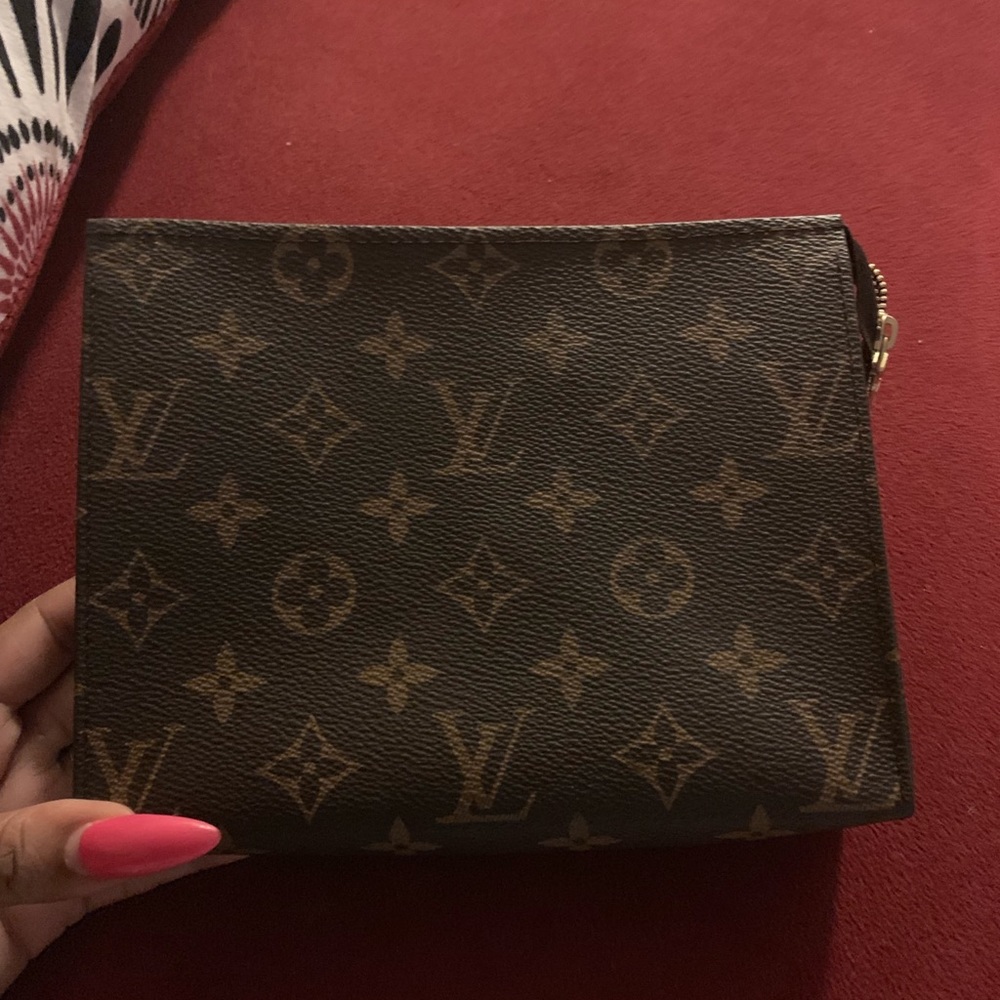 Authentic LV Toiletry 19